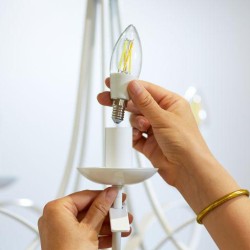 BEC smart LED Philips, soclu E14, putere 4.9W, forma lumanare, lumina toate nuantele de alb, alimentare 220 - 240 V, "0000087186