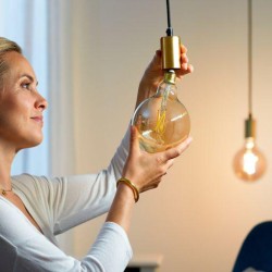 BEC smart LED Philips, soclu E27, putere 7W, forma clasic, lumina toate nuantele de alb, alimentare 220 - 240 V, "00000871869978